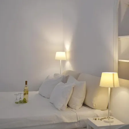 Kalleni Santorini * Emporio (Santorini)