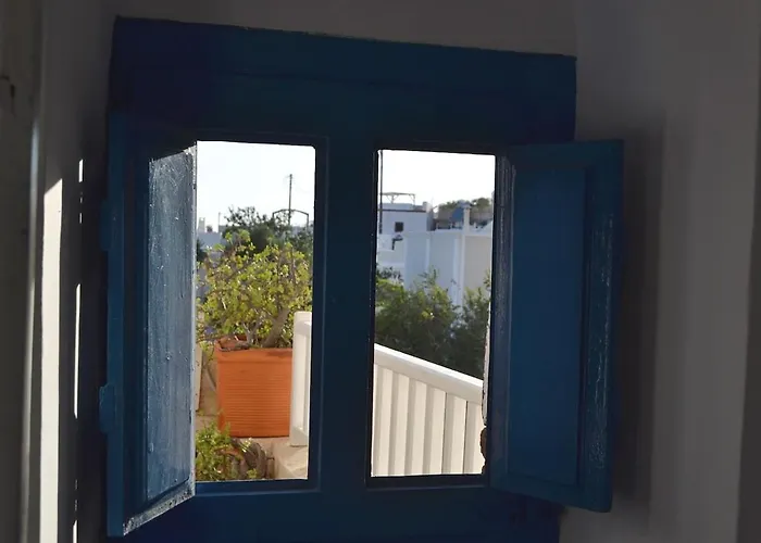 Kalleni Santorini * Emporio (Santorini)